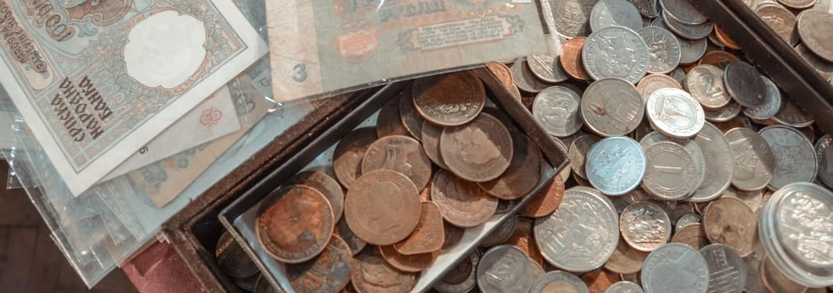 stare banknoty i monety